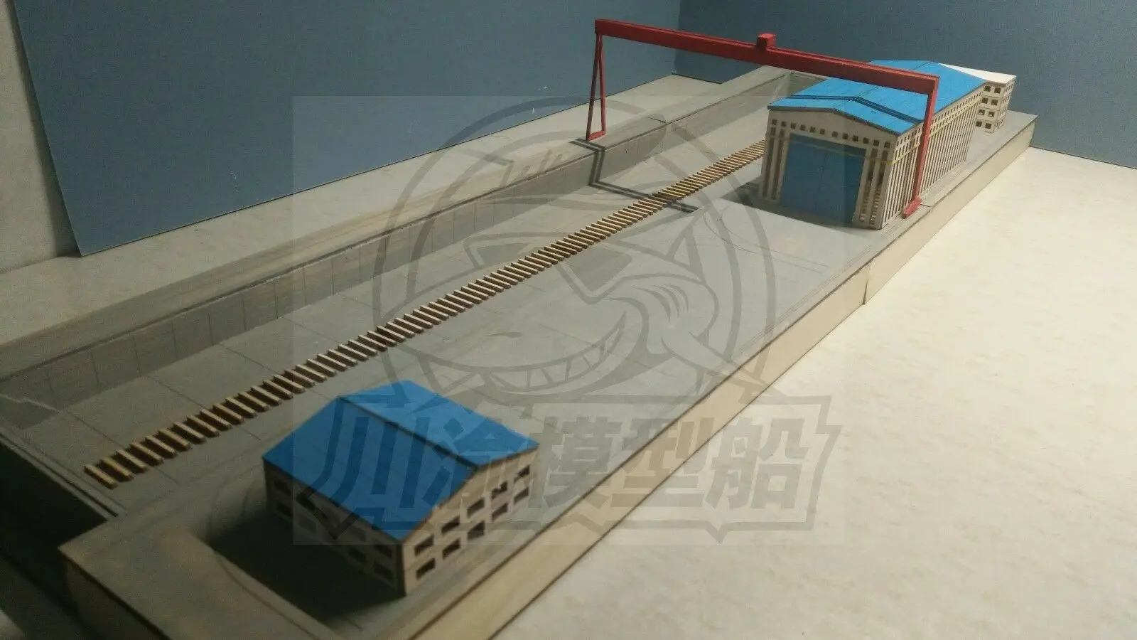 

1/700 Масштаб Shipyard Dockyard Diorama DIY Деревянная сборная модель комплект с краном и зданиями # CY703