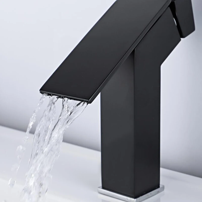 Nuovo rubinetto per lavabo da bagno quadrato nero miscelatore per lavabo in ottone accessori per il bagno rubinetto miscelatore per lavabo freddo e caldo cromato