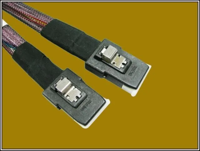 

Free Shipping High Quality MiniSAS SFF-8087 to MiniSAS SFF-8087 36Pin-36Pin Data Cable 55cm Good and New