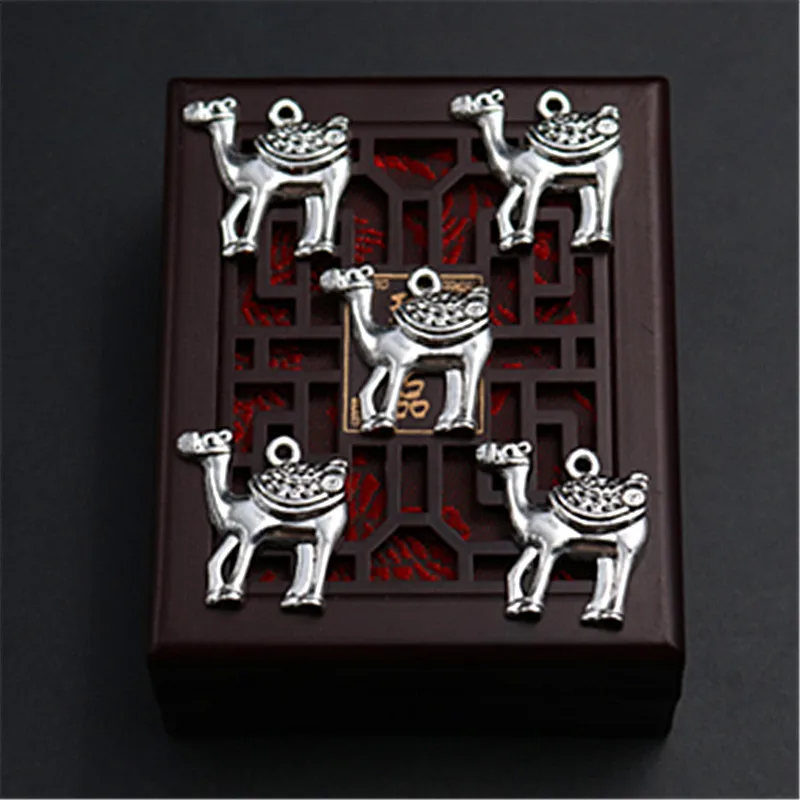 WKOUD 8pcs Silver Color Desert Boat Camel Charm Alloy Pendants Fashion Necklace Bracelet DIY Metal Jewelry Handmade A1272