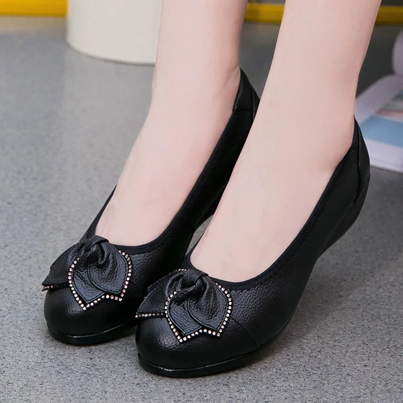 Spring Autumn fashion Woman singles shoes leather soft soled Mother High Heels shoes comfortable women Plus Size shoes