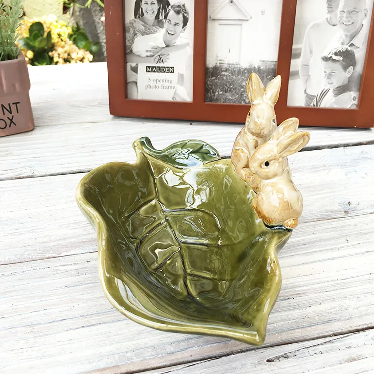 Cute Porcelain Bunny Lovers Soap Dish Decorative Ceramics Leaf Soap Holder Bathroom Ornament Houseware Gift Craft Accessories