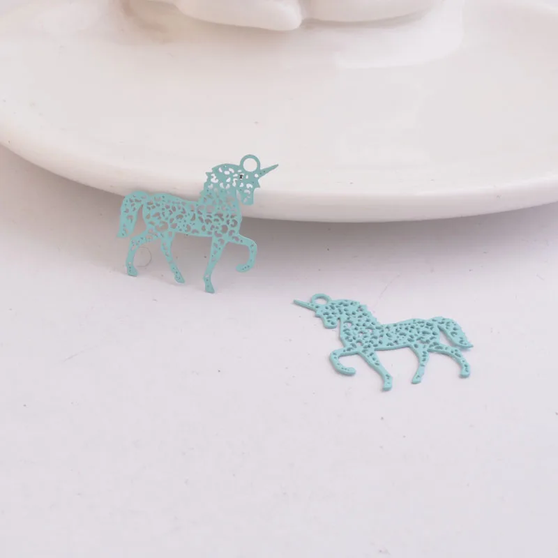 50 Stück AC9435 23*21mm KC Goldfarben und versilberte zarte hohle Einhorn-Anhänger für Ohrringe, Halsketten und Anhänger. – Detail 8