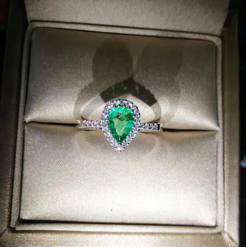 100% 9K Gold Lab Created Emerald and Moissanite Diamond Ring With national certificate Em-003