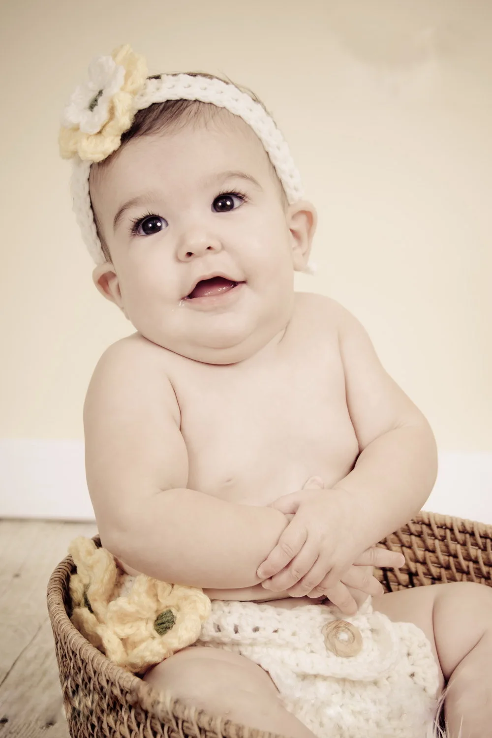 

Special clearance- 100% cotton Baby Handmade Crochet yellow flower Headbands & Diaper cover / shorts Newborn set 0-6 mos