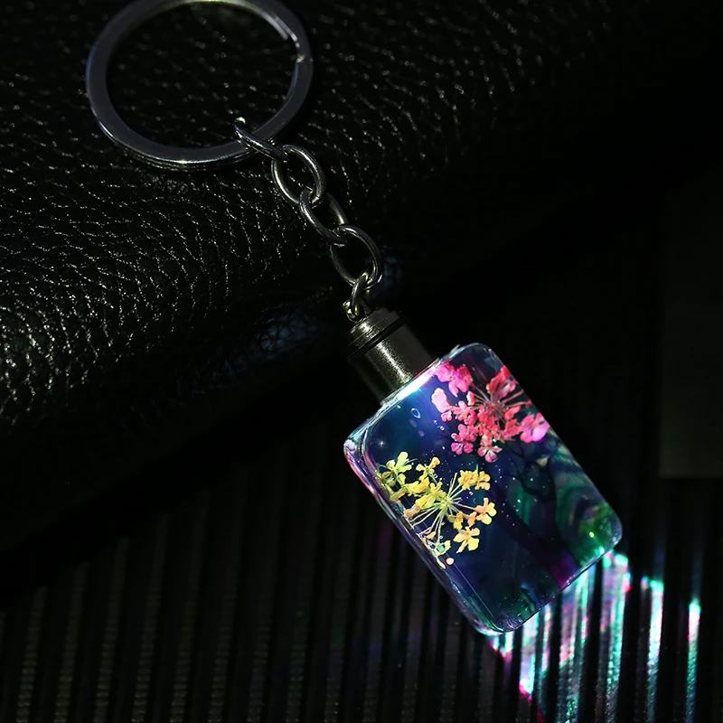 Fashion Colorful Tree Crystal Key Ring Shape Men And Women Keychain And Colorful LED lights Souvenir Gifts