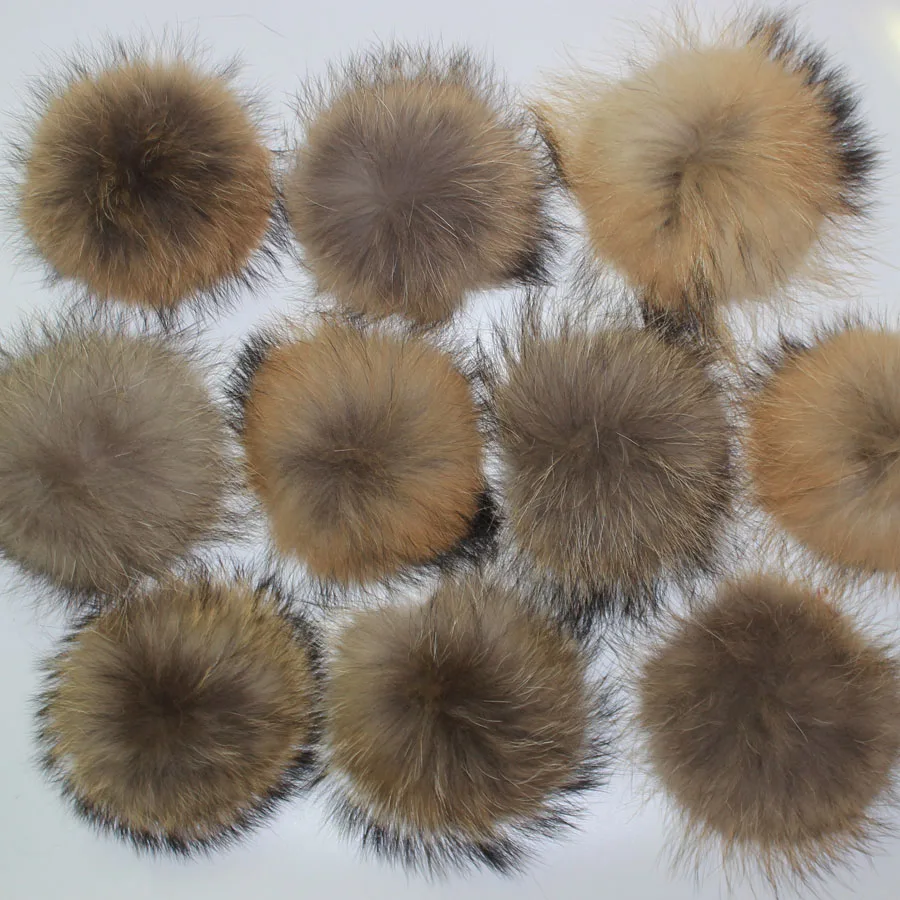 20pcs/ lot DIY 15cm Real Natural Black Raccoon Fur Pompoms for knitted beanies hat caps keychain and scarves fur pom Wholesale