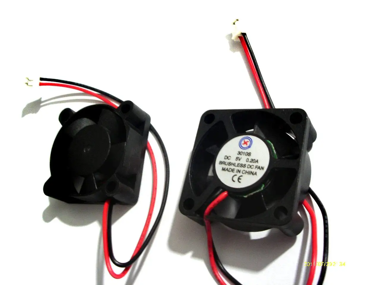 1pcs Brushless DC Cooling Fan 3010s 5V 30x30x10mm 2 Wires black