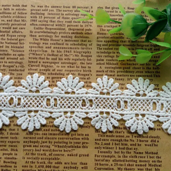 New 10 yards/lot 4cm refinement flower 100% cotton embroidery lace off white lovely water soluble lace trim ribbon