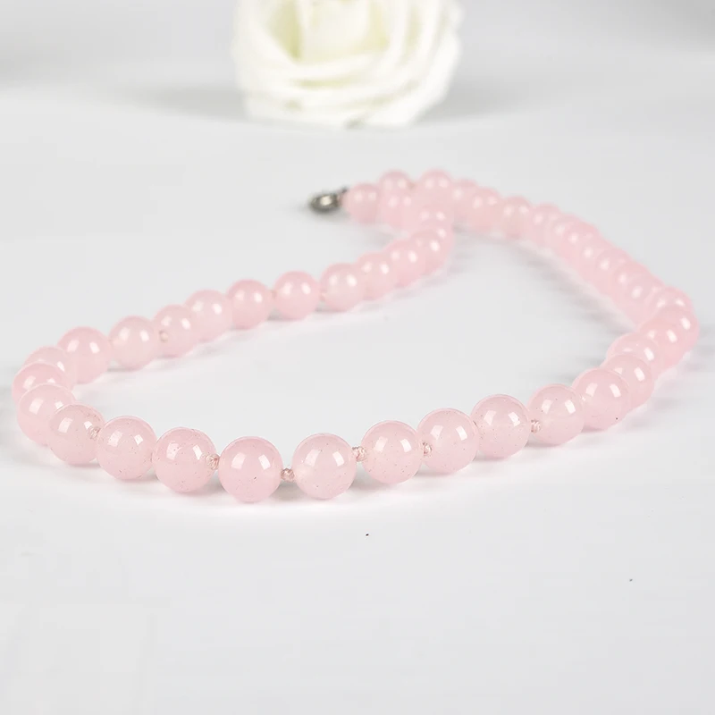 

Full of girls' vibrant colors 10 mm rose quartz necklace is Give her the most romantic Necklace