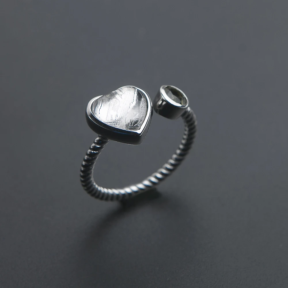 

Natural Gibeon Iron Meteorite Ring For Women Men Love Gift Heart Shape Silver Plated 10x9mm Beads Adjustable Ring Jewelry AAAAA