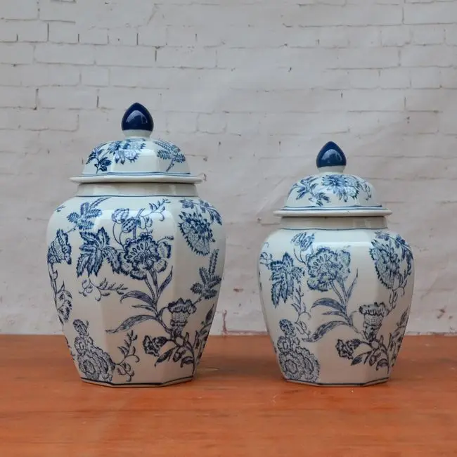 

Tao Caicai's new classical trade ceramic ornaments six blue and white porcelain jar jar decorated living room decor study