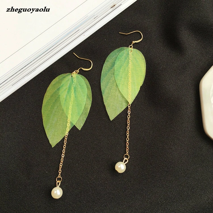 2018 New Hot Embellishment Simple Retro Leaves Green Leaves Earrings, Imitation Pearls Long Tassel Feather Earrings Brincos