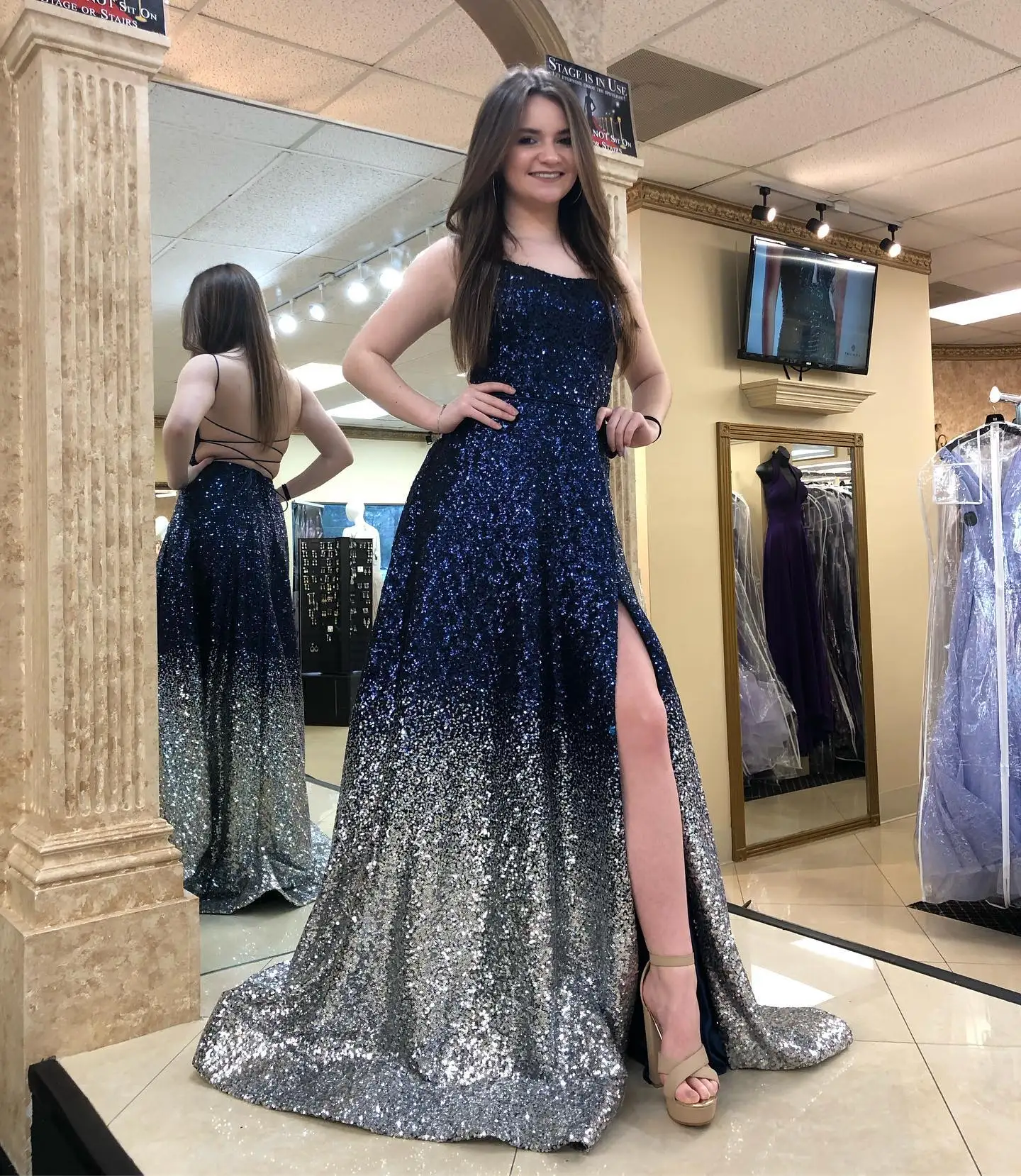 Vestidos de fiesta largos elegantes de gala 2019, vestidos de fiesta de lentejuelas brillantes con degradado, corte en A, Sexy con abertura y encaje en la espalda, hechos A medida