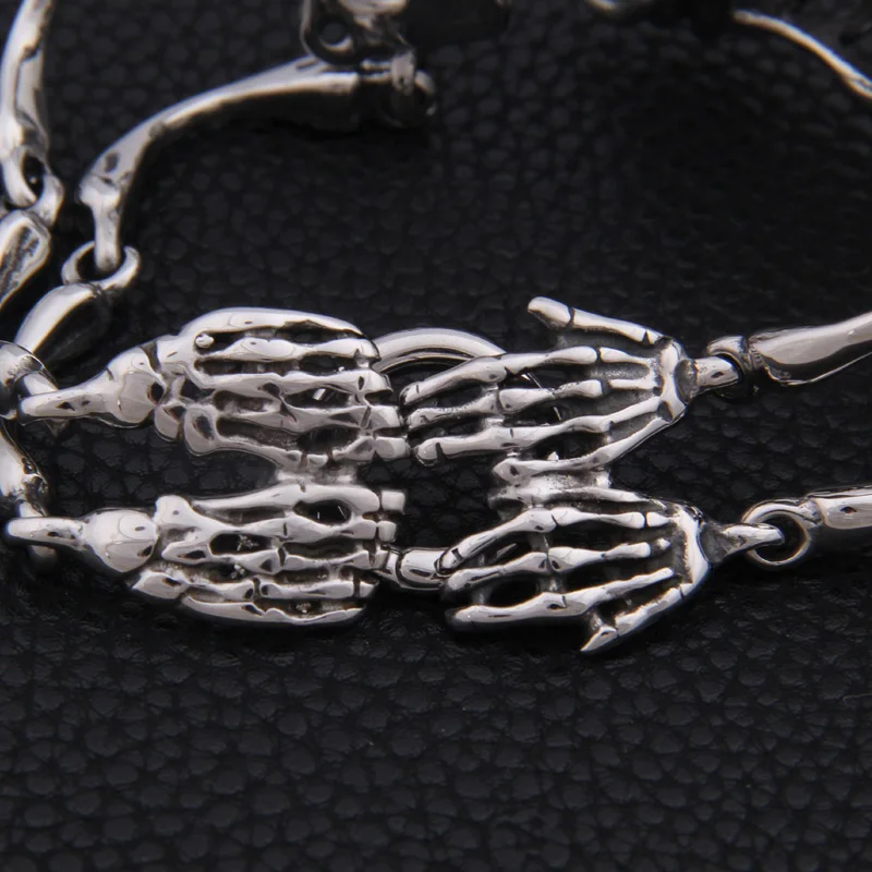 2018 New Hyperbole Spring-Clasps Stainless Steel Skull Cuff Bracelets as men gift