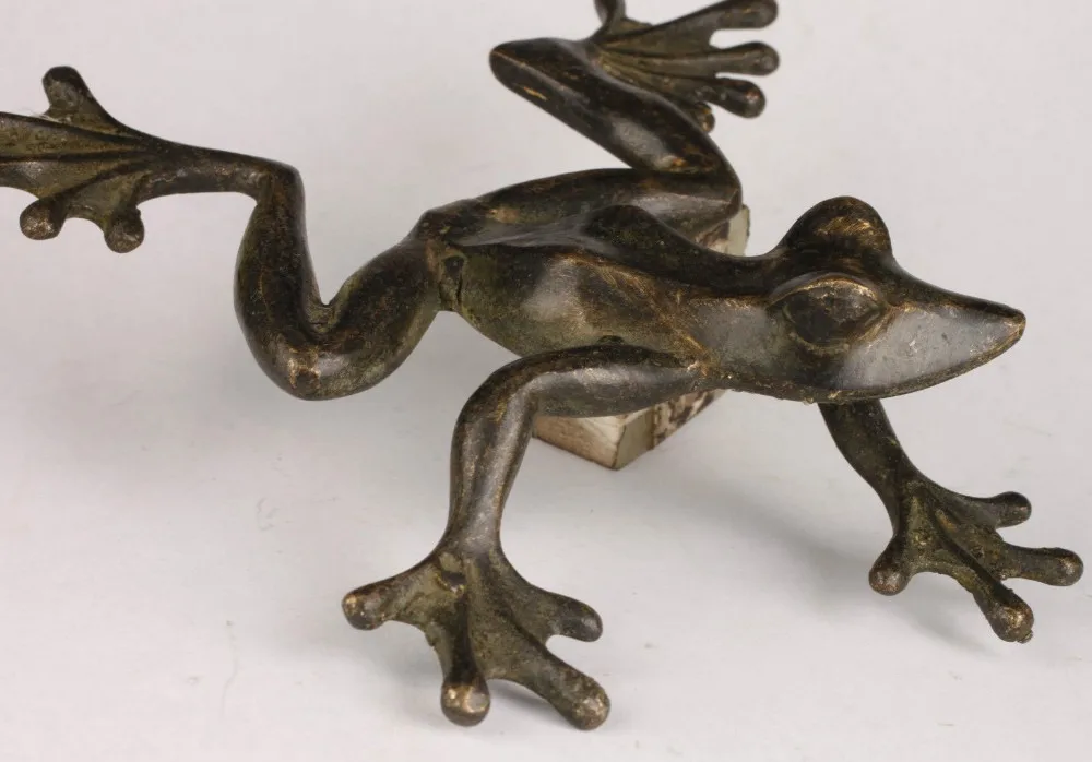 

decoration brass factory Pure Brass Antique Elaborate Vintage Collection Old Handmade Vivid Copper Frog Statue