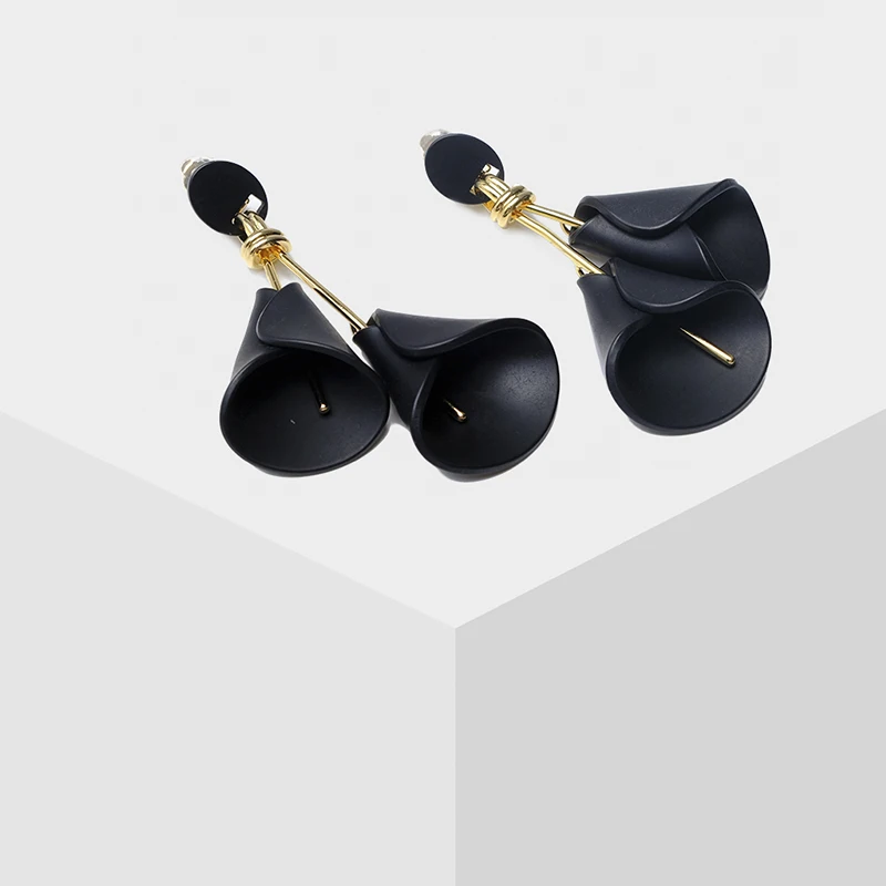 

Женские серьги-гвоздики Amorita boutique, каллы, лилии