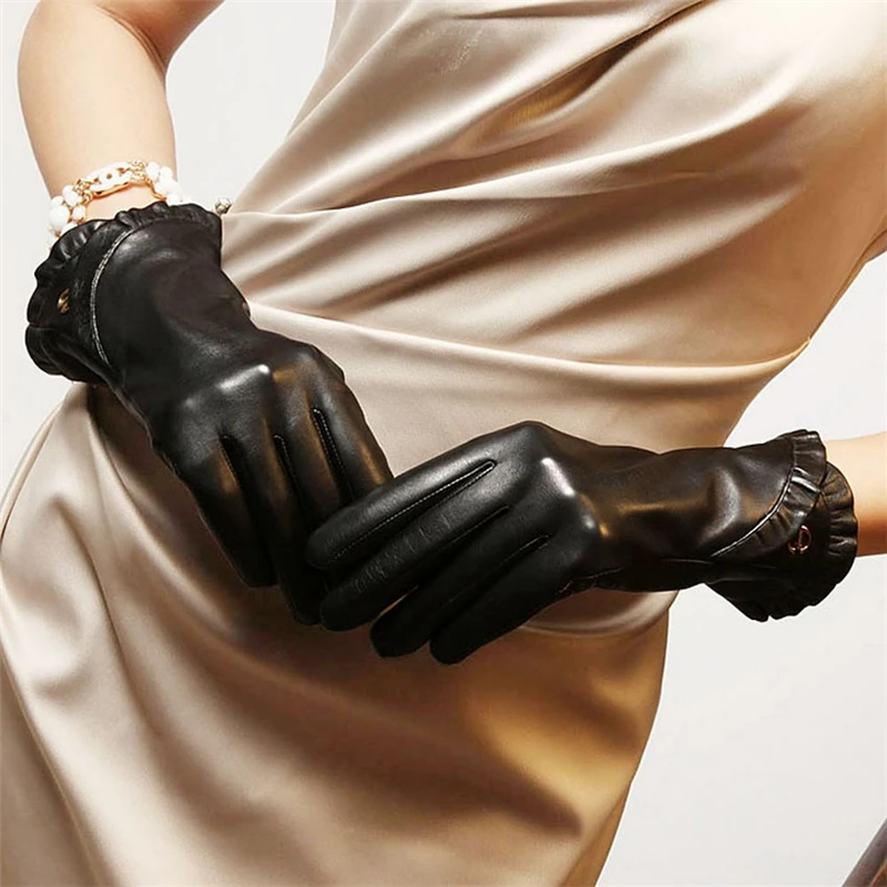 Fashion Women Sheepskin Gloves Autumn Winter Plus Warm Velvet Wrist Lace Genuine Leather Elegant Lady Driving Glove EL007NC