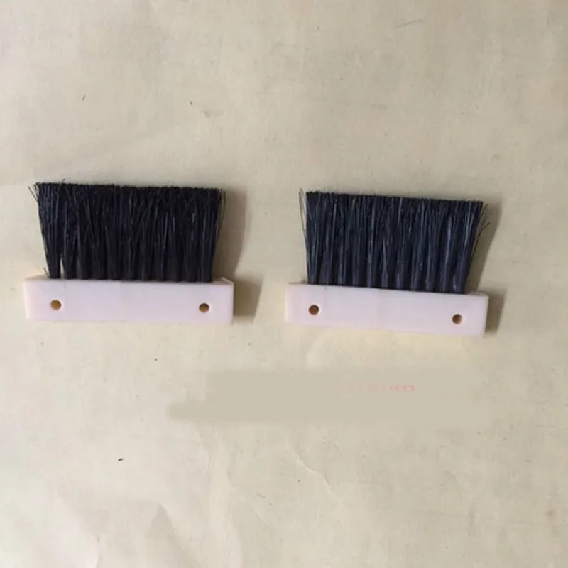 1piece Latch Opening Clearing Brush Spare Parts for Silver Reed/Singer Knitting Machine SRP60N FRP70 SK280