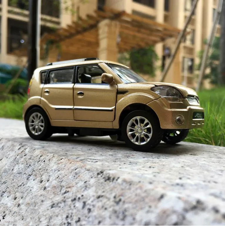 1:32 high simulation Alloy pull back model car,KIA soul SUV,4 open the door,music&flash,diecast metal toy vehicle,free shipping