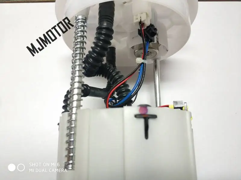 Fuel Pump assy. for Chinese SAIC ROEWE 550 1.8T MG6 Auto car motor parts 10026592