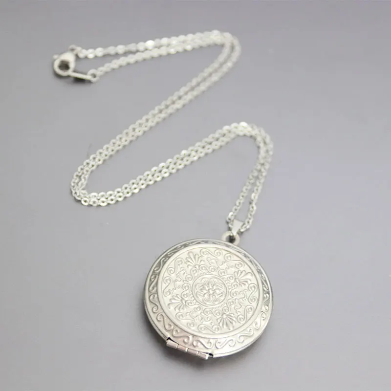 1pc Round Engraved Daisy Photo Frame Pendant Necklace Stainless Steel Charms Locket Necklaces Women Men Fashion Memorial Jewelry