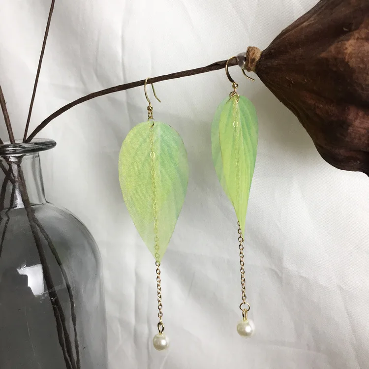 2017 Vintage Jewelry Exquisite Green Color Leaf Earrings Modern Beautiful Long Pearl Dangle Earrings For Women Brincos