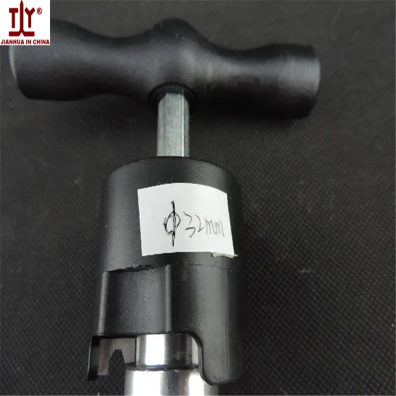 1pcs Size: 32mm Cutting and Forming Tools hand reamer for pex-al-pex pipe ABS Plastic pipe deburring T-Calibrator