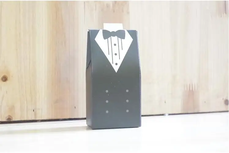 10 Pairs European Suit Candy Box Cute Black White Suit Bride & Bridegroom Dress Shaped Wedding Candy Boxes Marriage Decoration