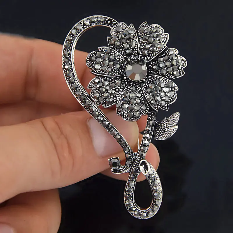 Utei Jewelry Amazing Black Color Brooch Fantastic Crystal Rhinestone Flower Broach Pin For Women And Men Awesome Apparel Pin