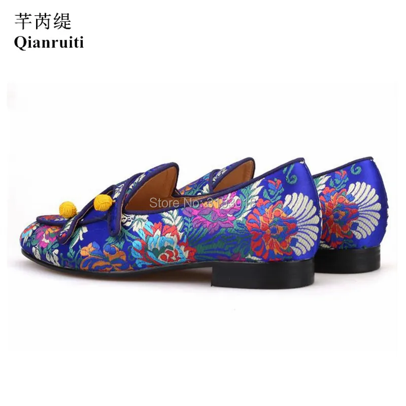 Big Sale Qianruiti Men Canvas Shoes Belgian Style Loafers Floral Embroidery Flat Men Casual Shoes For Fashion Show Party