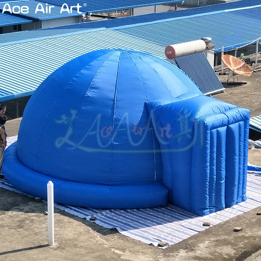 Tente dôme gonflable de planétarium de couleur bleue, dôme d'astronomie avec une plus grande porte pour les salons commerciaux au japon