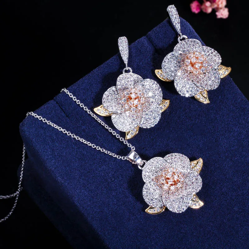 Driegraces Glanzende Zirkonia Steen Geometrische Bloem Hanger Ketting En Oorbellen Elegante Feestsieraden Set Voor Vrouwen Js620