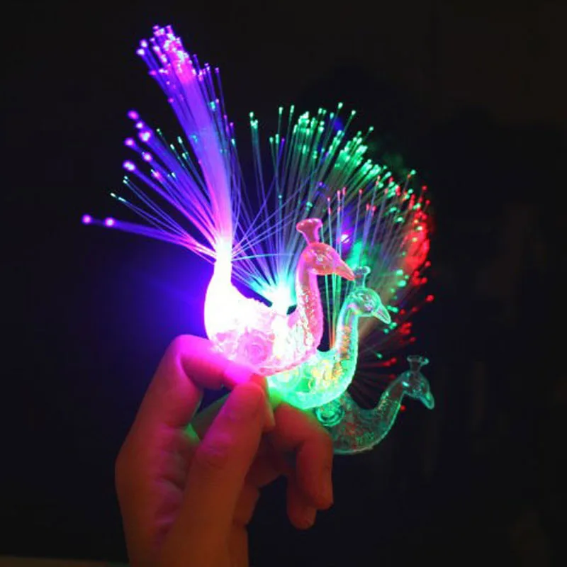 1 PC LED นกยูงนิ้วมือที่มีสีสันแหวนโคมไฟ Gadgets เด็กอัจฉริยะของเล่นสำหรับสมองของขวัญ Favors Props