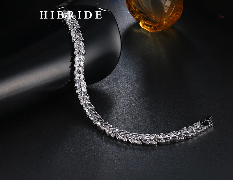 HIBRIDE JEWELRY العلامة التجارية الجديدة تصميم AAA مكعب الزركون الزفاف أساور اللون الأبيض الفاخرة النساء المجوهرات ، B-004