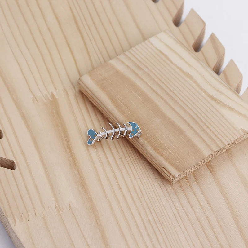 Cartoon Fishbone Brooches Pins Fish Skeleton Enamel Pin Lapel Pin Fishing Fish Collar Button Fisherman Badges Gift