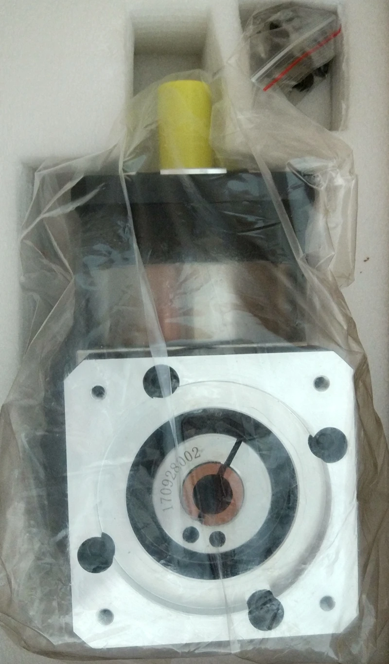 right angle 90 degree planetary gearbox reducer 10 arcmin Ratio 3:1 to 10:1 for 60mm 200w 400w AC servo motor input shaft 14mm view 3