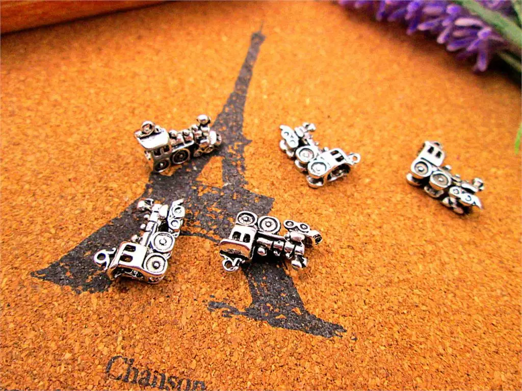 10pcs-- Train Charms , Antique Tibetan silver Small Train Charms pendant 20x11x5mm