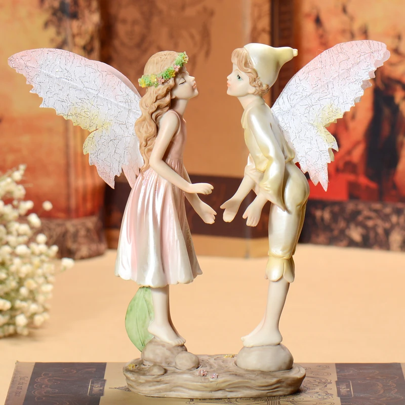 

Lovers Angel fairy Wedding Decoration Love gifts for Girl Resin home decoration Beautiful Girl Garden Figurines DIY wings