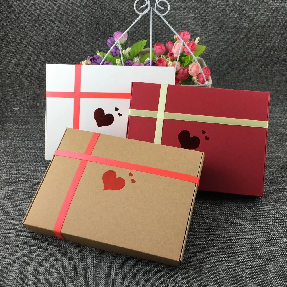 

40Pcs/Lot 20x15x2.5cm Paper Cardboard Printing Hearts Storage Boxes For Pack Watch Chocolate Available Free Ribbon Drop Shipping