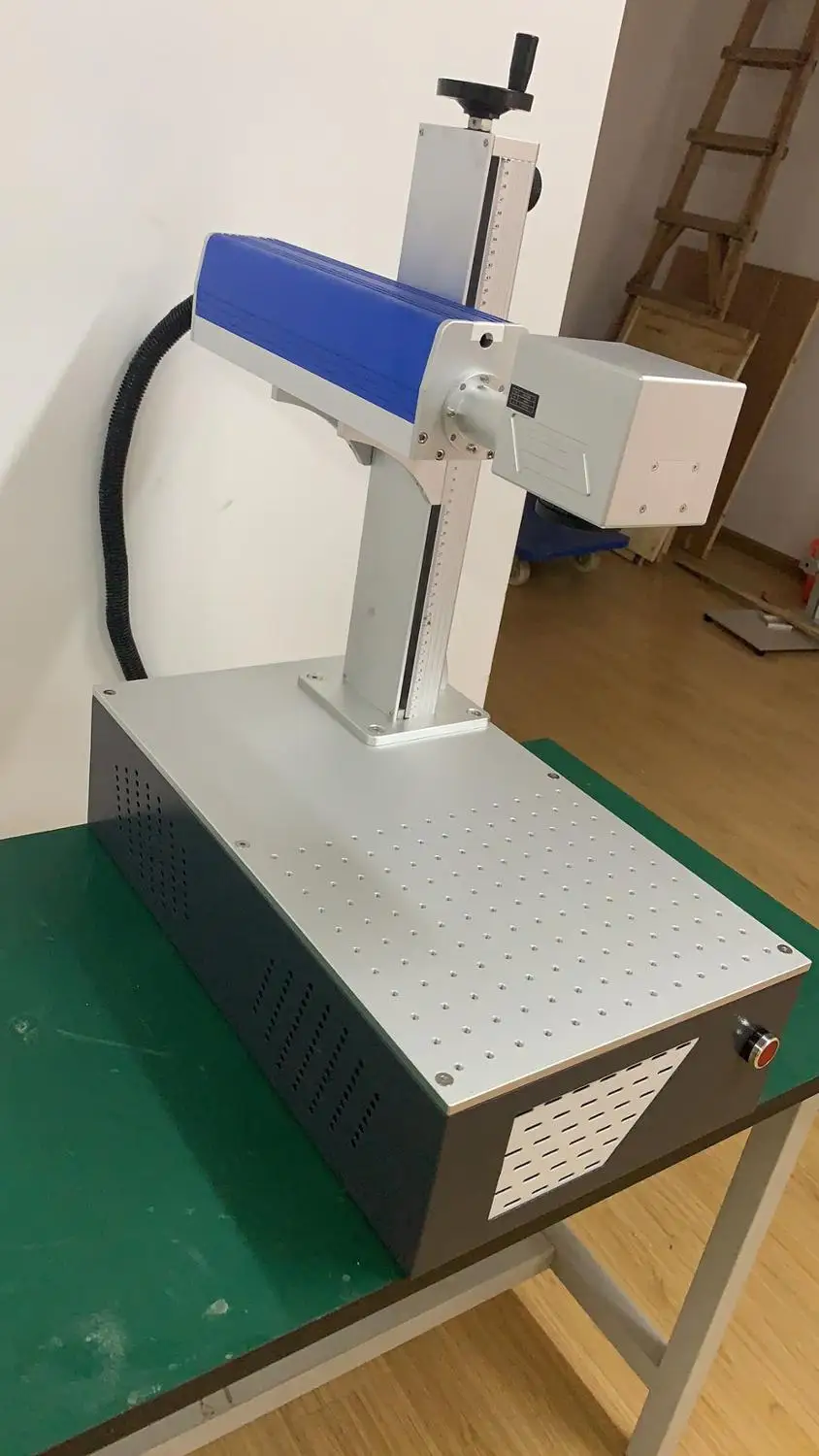 36KGS easy ship mini tipo macchina per marcatura laser a fibra 20W con il miglior prezzo 1850usd
