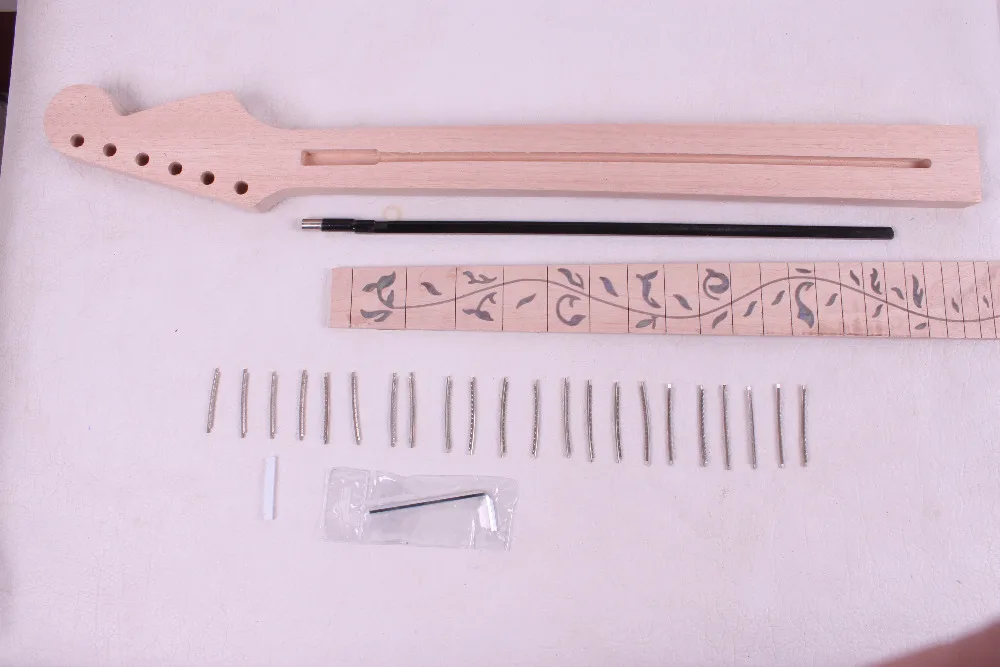 

Одна НЕОБРАБОТАННАЯ Гриф для электрической гитары из красного дерева и гриф из клена на 22 лада 008 #