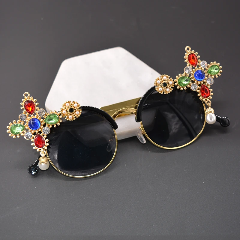 Fashion Luxury Women Charm Baroque Retro Personality Oversized Cateye Sunglasses Crystal&Pearl Decoration Eyewear