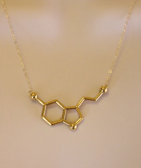 DAGNGAO Chemistry Molecule pendant Necklace women Hormone Serotonin Biochemistry Molecule Signal Biology  Gift Jewelry