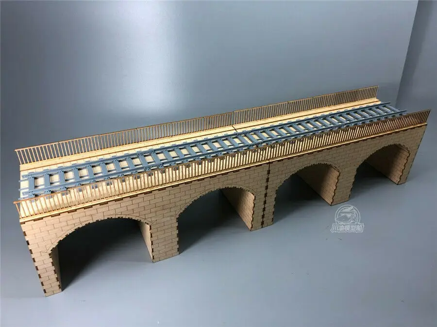 Kit modello di assemblaggio in legno Diorama ponte ad arco in pietra ferroviaria in scala 1/35 TMW00012