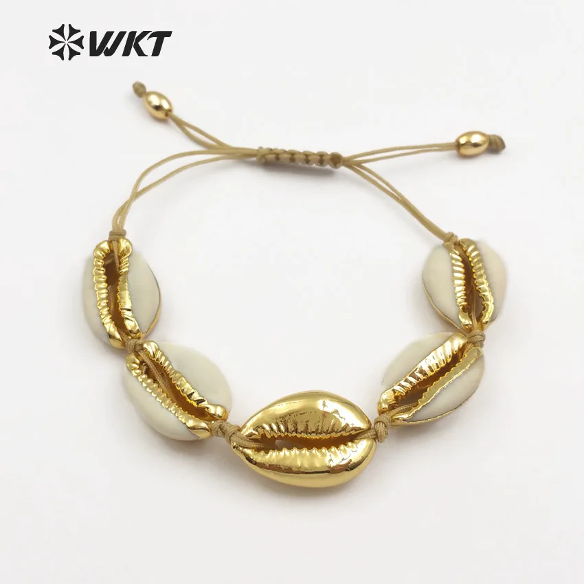 WT-B433 WKT Wholesale Sea Side Jewelry White Cowrie Shells Bracelet With One Full Metallic Shell In Boho Style girl jewelry gift