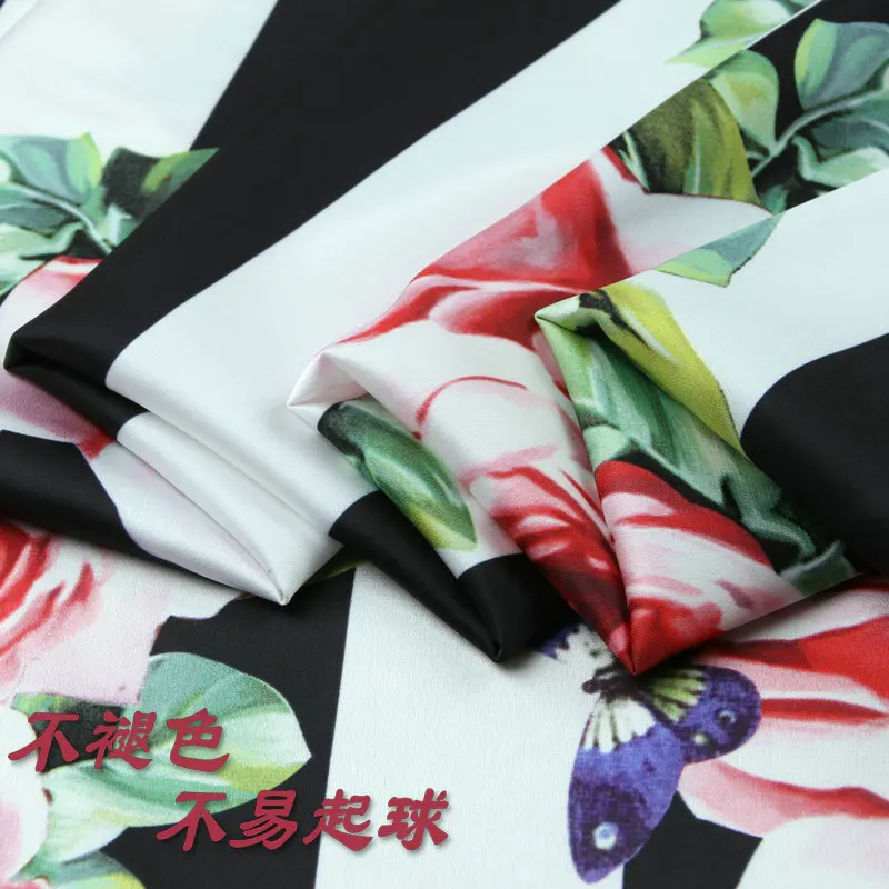 Rose Printed Fashion Fabric Smooth Dress Scarf Children\'s Clothing Polyester Pajamas Diy Sew Fabrics Wholesale Cloth