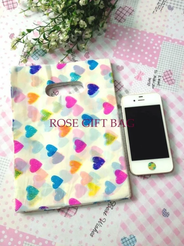 Wholesale 500pcs/lot Hearts Print Beige Plastic Bag 15x20cm Wedding Jewelry Packaging Gift Bag Plastic Shopping Bags With Handle