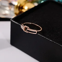 YUN RUO 2018 New Black White Shell Rings Rose Gold Color Fashion Titanium Steel Jewelry Lady's Wedding Ring Birthday Gift Woman