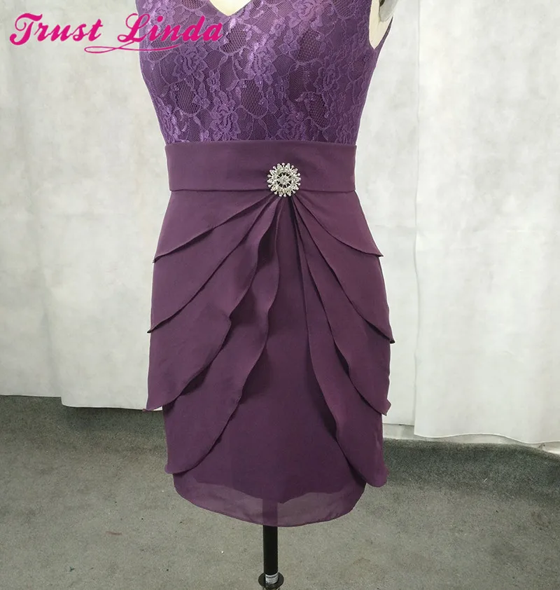 

Elegant Purple Short Sheath Mother of The Bride Dresses Real Sheer V-Neck Lace Simple Ruffles Prom Gowns Party Dress Custom Made